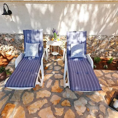 Relax House Casa De Familia * Vir