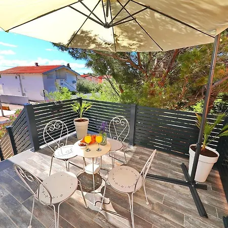 Relax House Casa De Familia * Vir